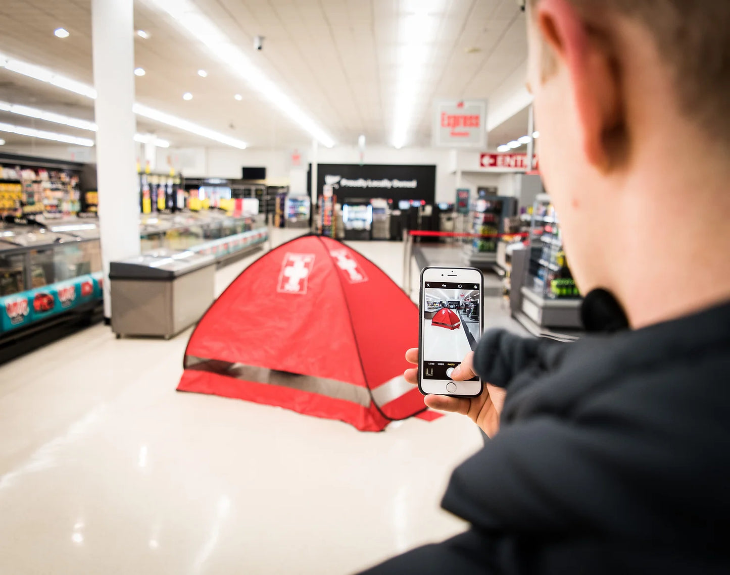 Nukentėjusiojo uždanga: First Aid Pod