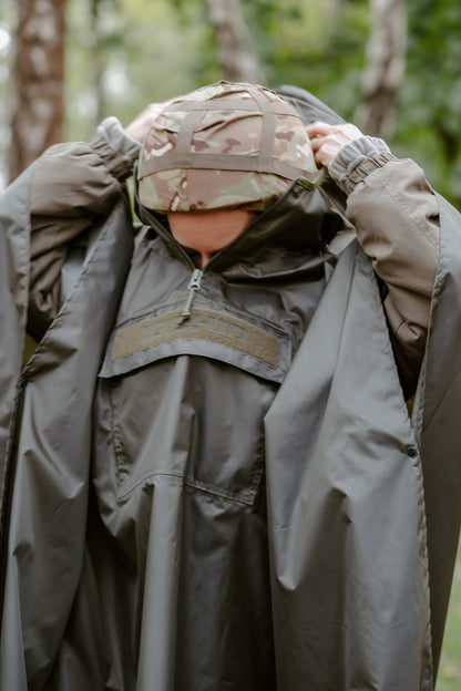 Palapinsiaustė / lietpaltis–pončas