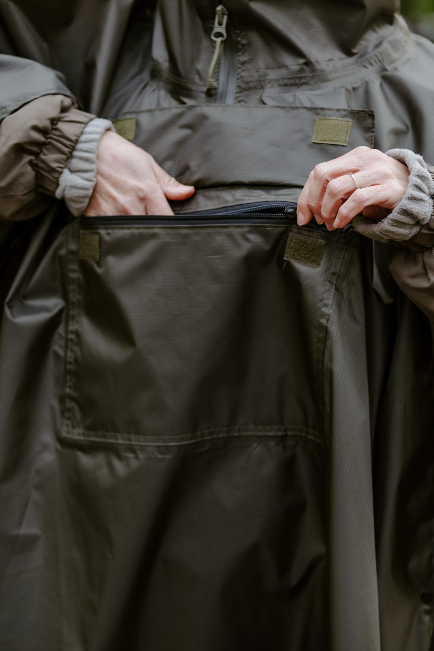 Palapinsiaustė / lietpaltis–pončas