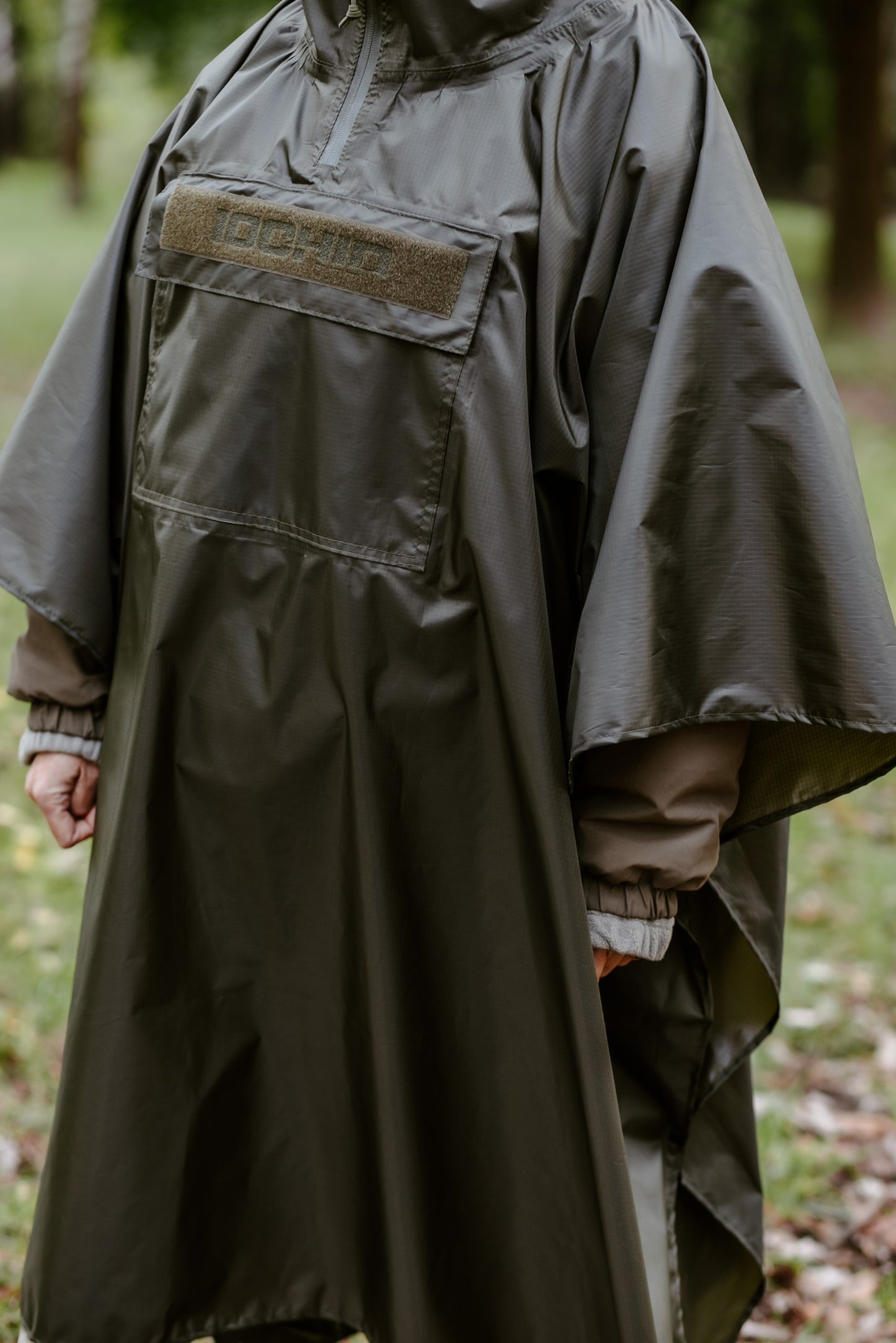 Palapinsiaustė / lietpaltis–pončas