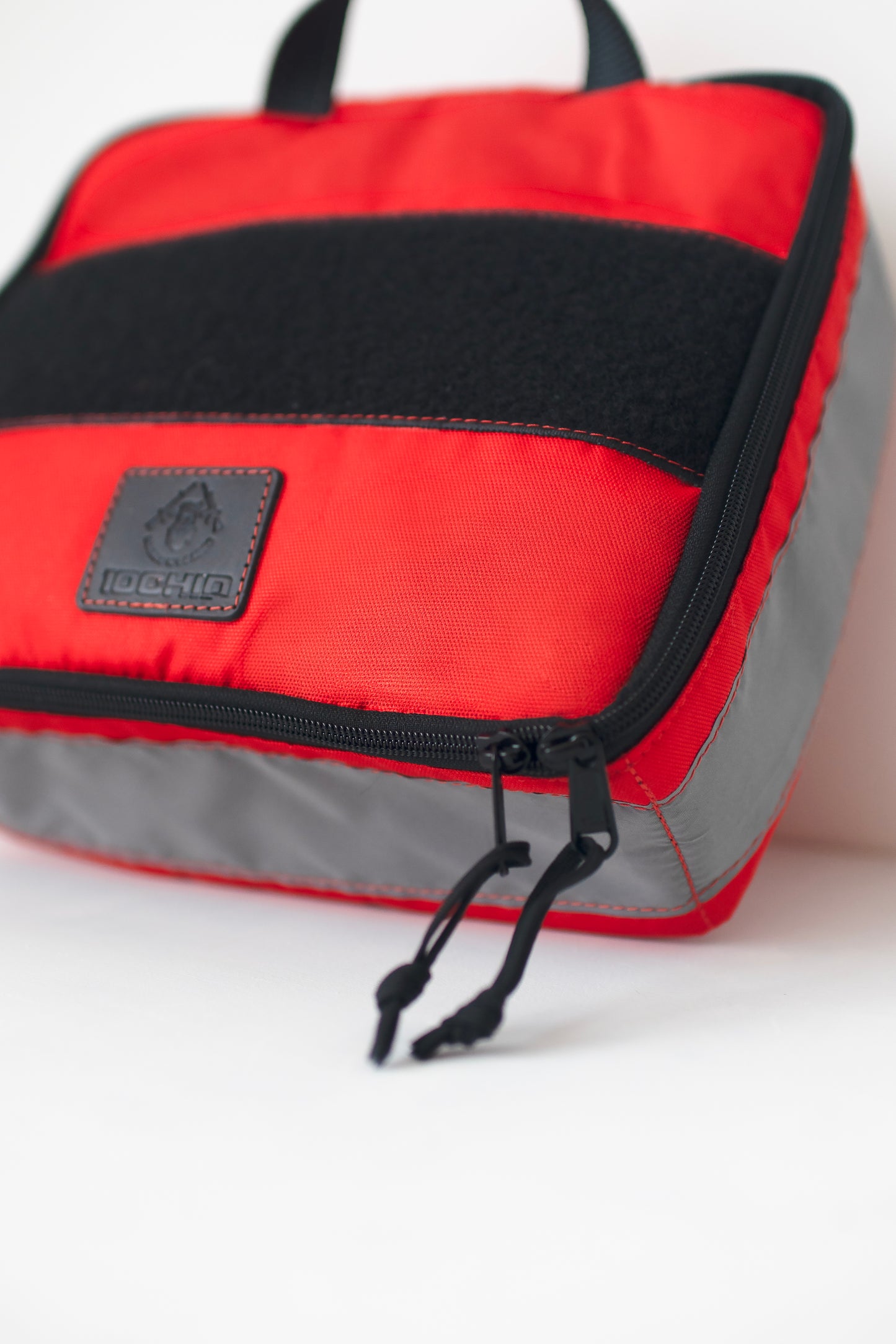 Pirmosios pagalbos rinkinio dėklas